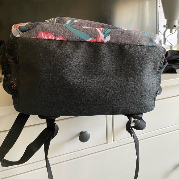 ROXY full size backpack, pink island floral 🌺 LIKE NEW. Book bag for college - Picture 7 of 7